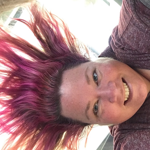 Meet your Posher, Carrie - Picture 5 of 8